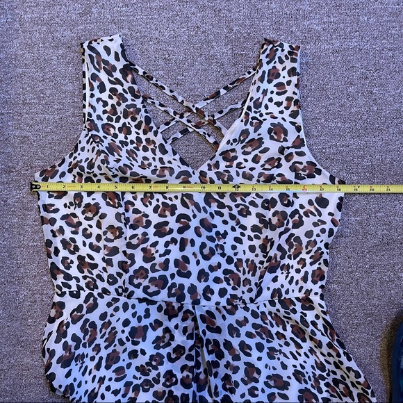 Leopard Print V-Neck Maxi Dress - Picture 3 of 8